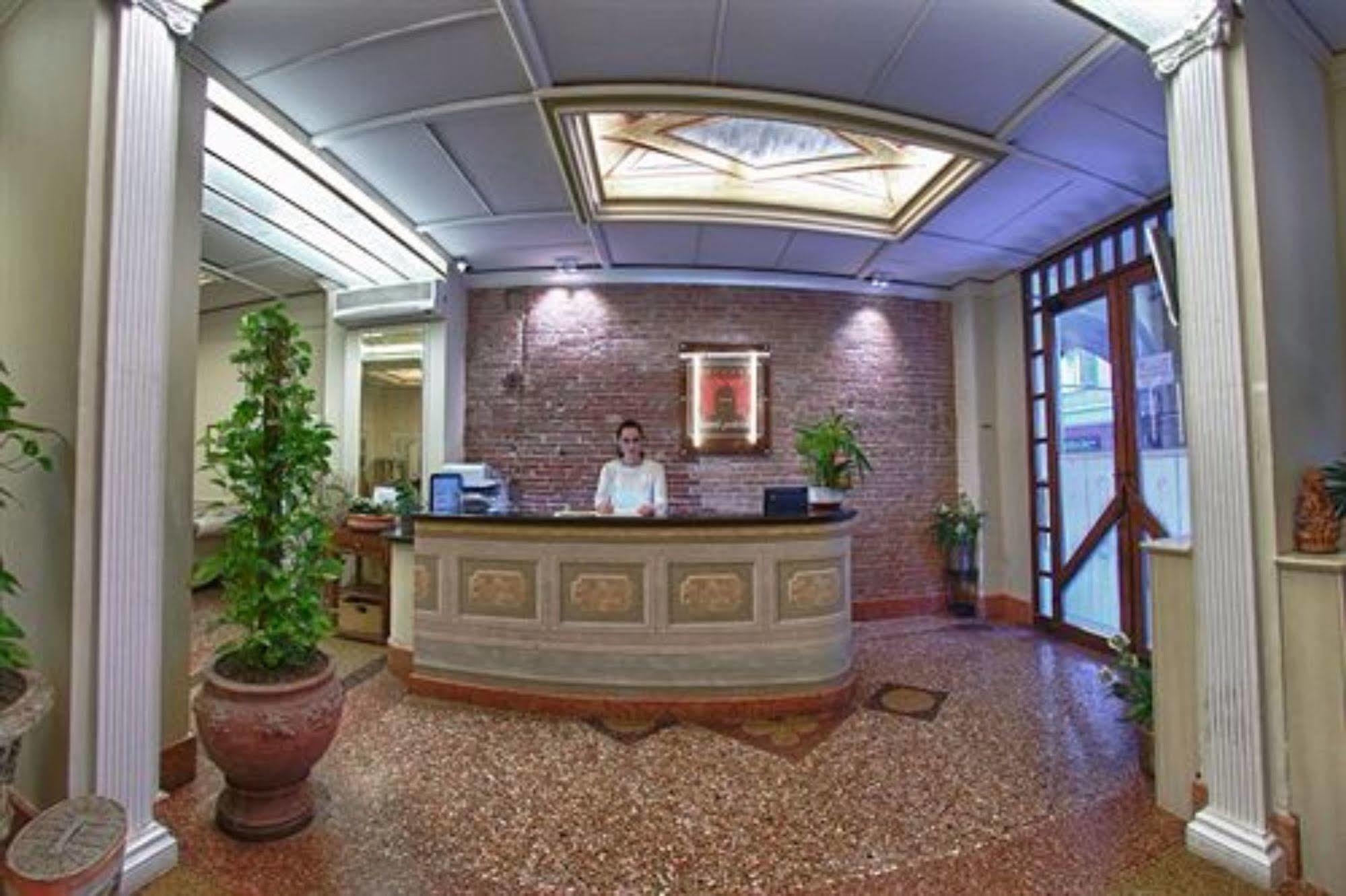 Hotel Pedrini Bologna Exterior photo